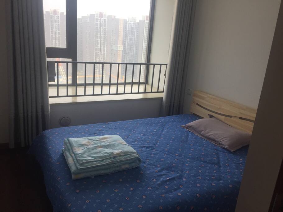 干净整洁的床及床品