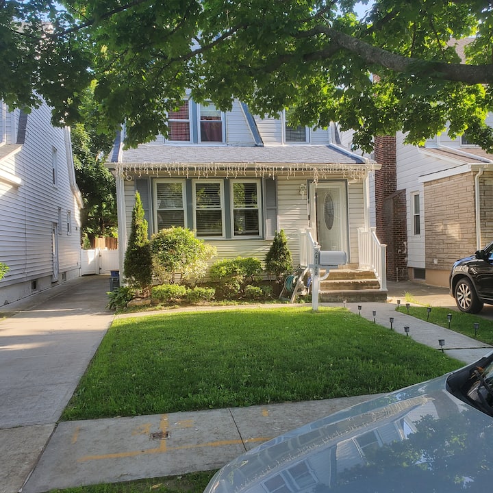 Adorable 2 chambres à Bellerose, New York Suites à louer à Queens
