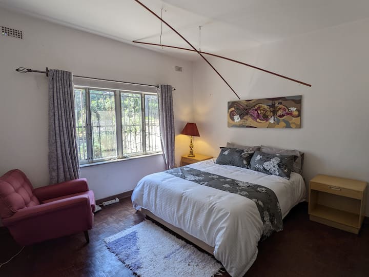 Спалня 1 с двойно легло. Налична е мрежа против комари.