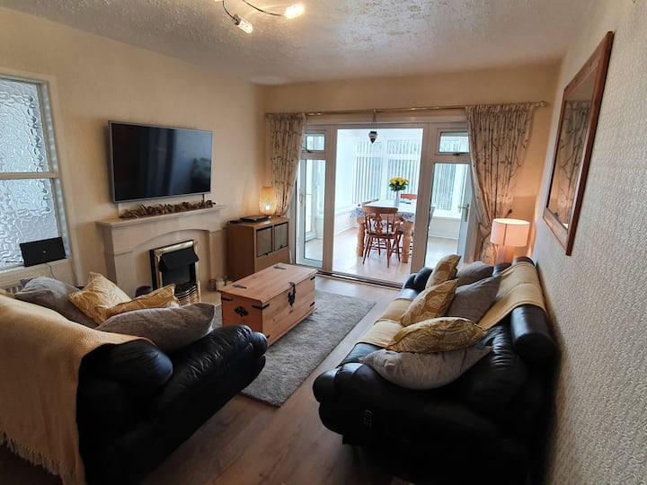 Ty Merlyn, A Lovely 2 Bed Bungalow, Saundersfoot. - Tenby