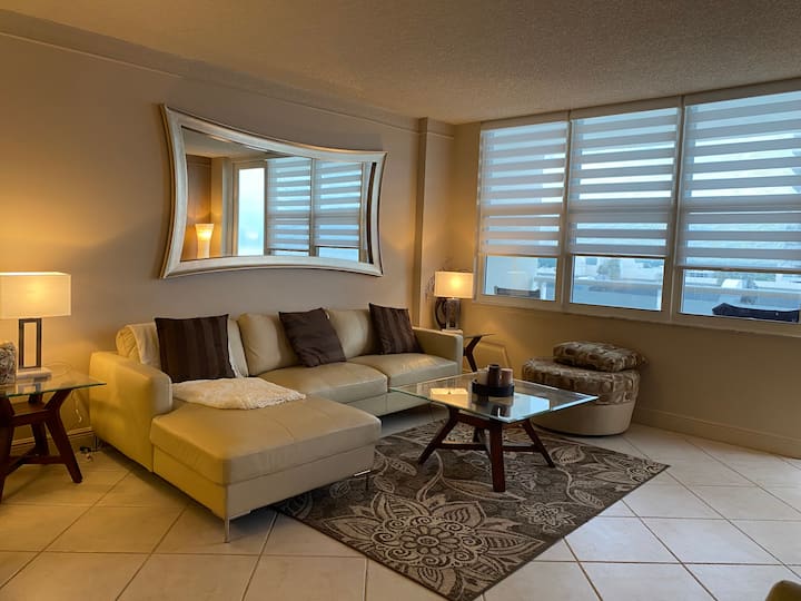 Havre De Paix Moderne Sur La Plage - Hollywood, FL