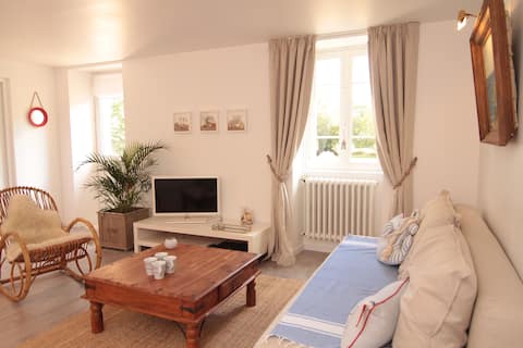 Top Airbnb: Villa Prat Bras Seaside 4*, beachfront, GR34 in Clohars Carnoët