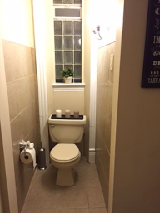 Bathroom 1 (of 4)