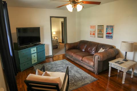 Top performing Airbnb: Cozy Urban Bungalow Next to Everything in South Nashville