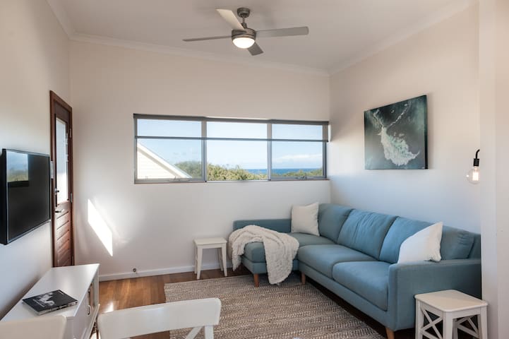 Laurina Apartment - Seaside Luxury with Oceanviews