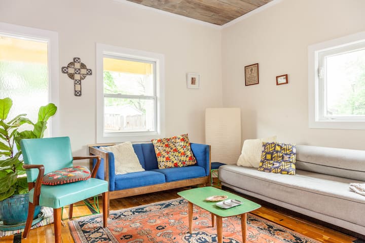 Central East Side Compound gallery image 2