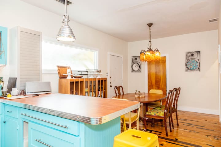 Central East Side Compound gallery image 5