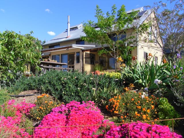 Secluded country bush retreat