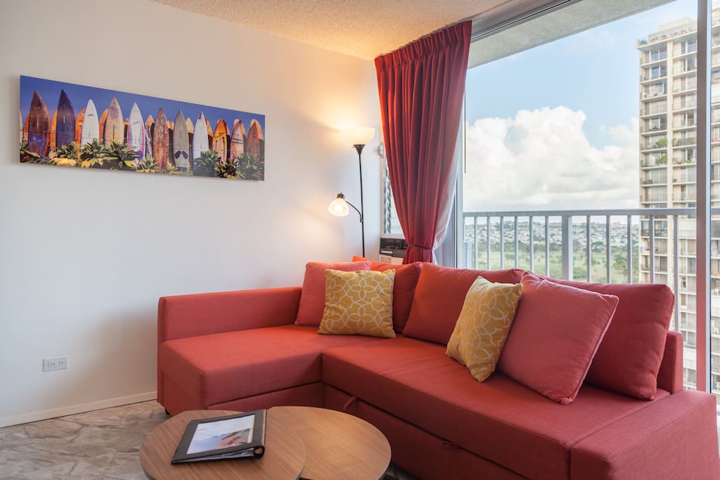 Bright Renovated 1BR with Free Parking in Central Waikiki. 2 Free Tandem Parkings, Washer & Dryer in the Unit! Just steps away from the International Market Place. A lot of Restaurants & Stores around. Very convenient Location!