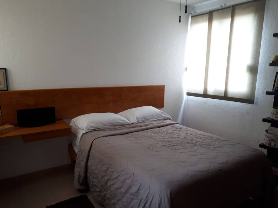 Habitacion con cama matrimonial