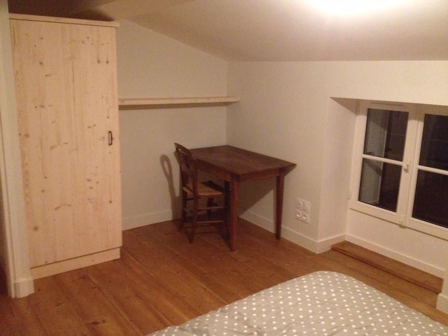 coin bureau et armoire de rangement
