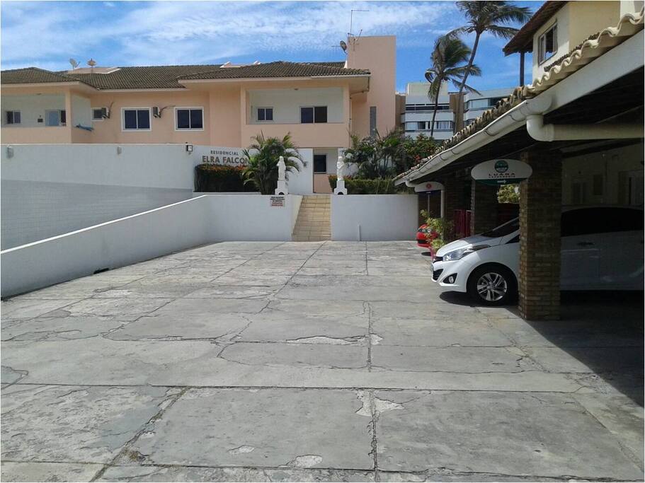 Entrada, portão interno