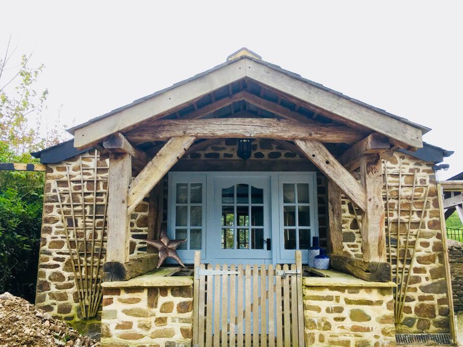 The Looking Lodge