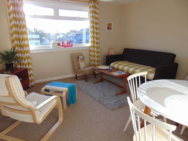 Cosy Ayrshire flat for 4 people