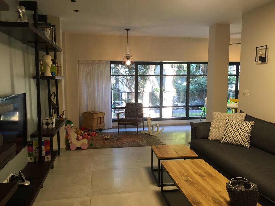 livig room and the view to the boulevard