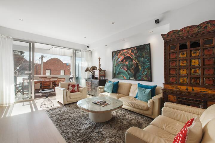 Richmond Japanese-Style Townhouse close to MCG gallery image 5