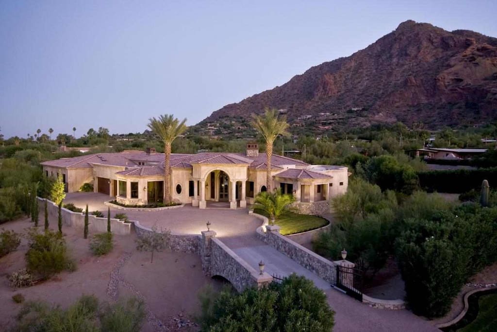 Camelback Mountain Mansion in Paradise Valley, AZ Villas for Rent in