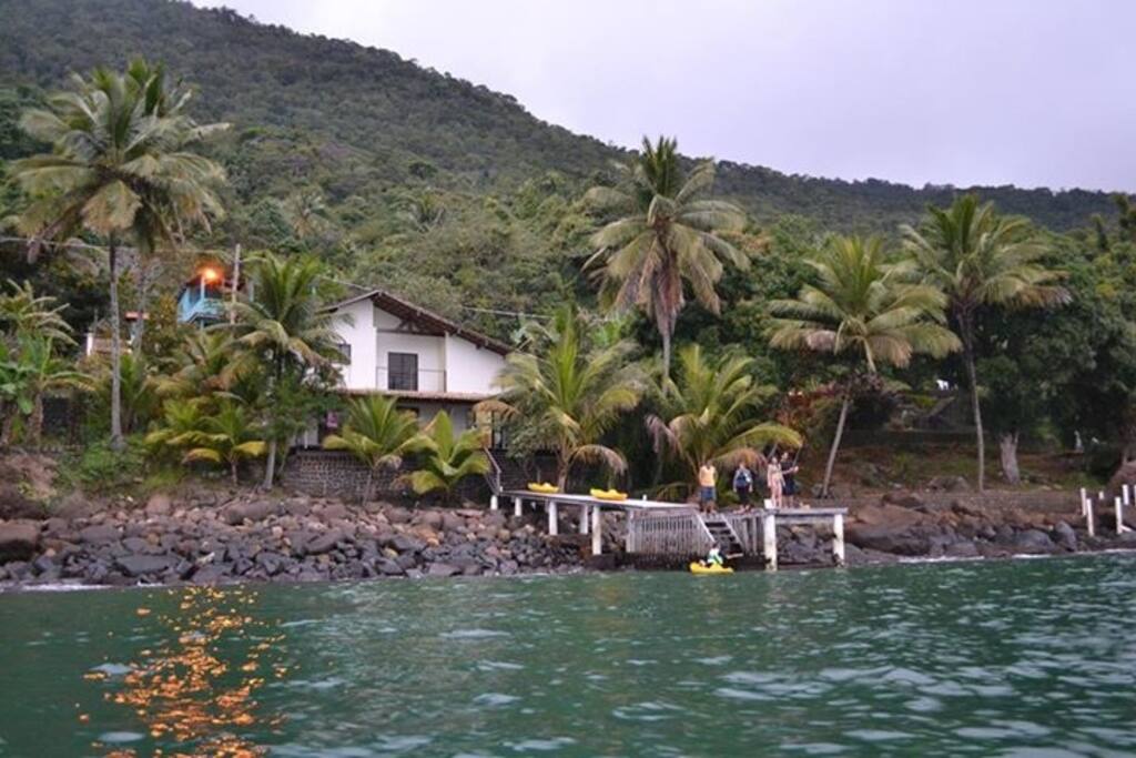 Vista da casa chegando de barco