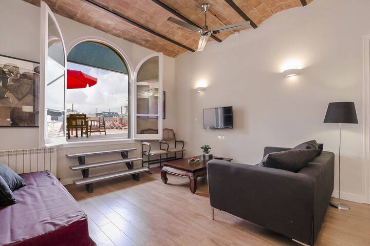 Penthouse apartment with terrace in Pau Claris gallery image 3