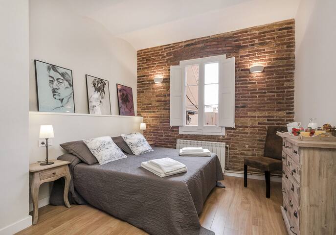 Penthouse apartment with terrace in Pau Claris gallery image 5