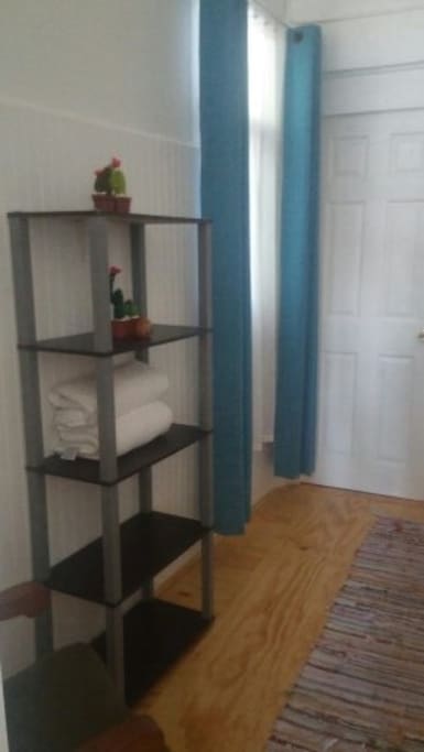 siempre toallas para nuestros huéspedes en cada habitacion