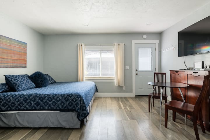 Cozy Guest Cottage in Willow Glen