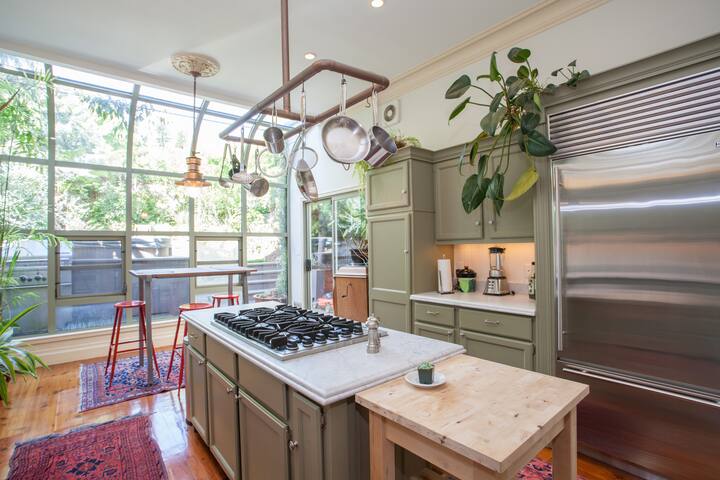 Home in the Castro gallery image 4