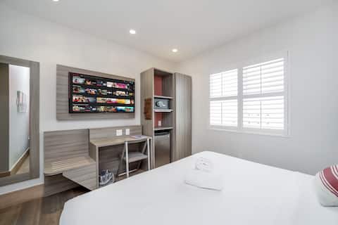 At Mine | Serene Suite with Parking