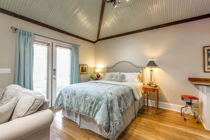 Historic Renovated Downtown Phoenix Guesthouse