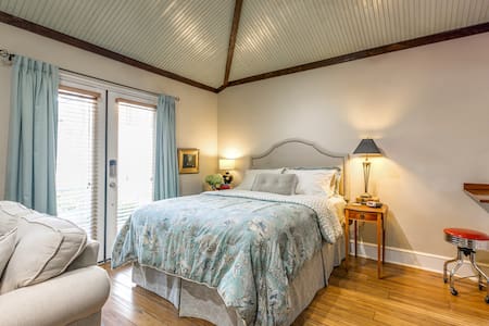 Historic Renovated Downtown Phoenix Guesthouse