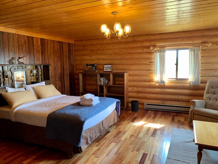 楼上1号卧室（大房间）