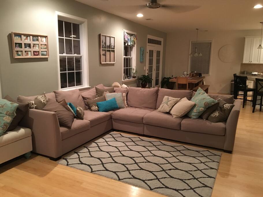 Large open family room to kitchen