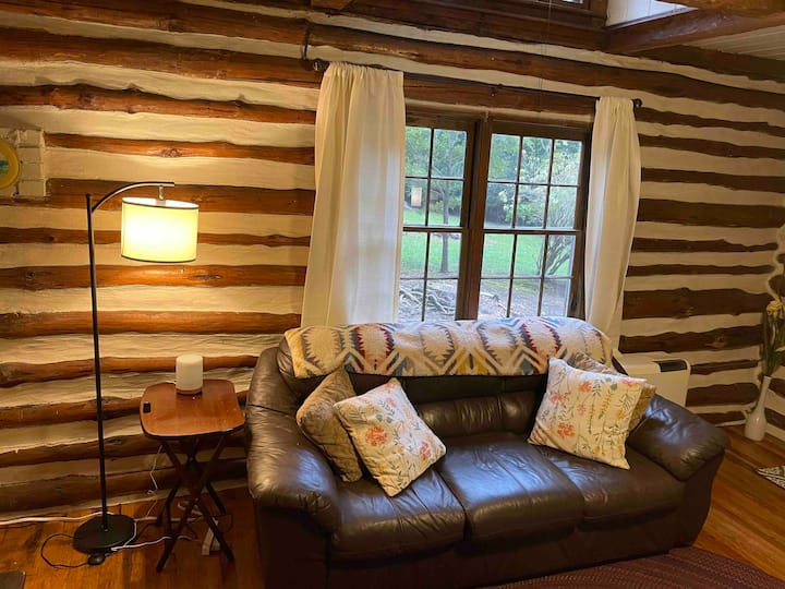 Entire Historic Brightwater Cabin - Hendersonville, NC