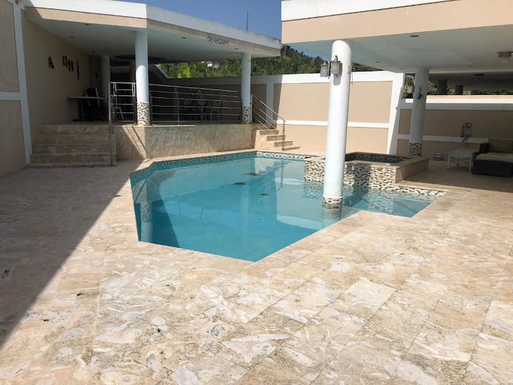 La casa de tus sueños. Casas en alquiler en Juncos, Juncos, Puerto