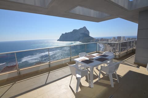 Anuncio de Airbnb popular: Penthouse on highest floor. en Calp