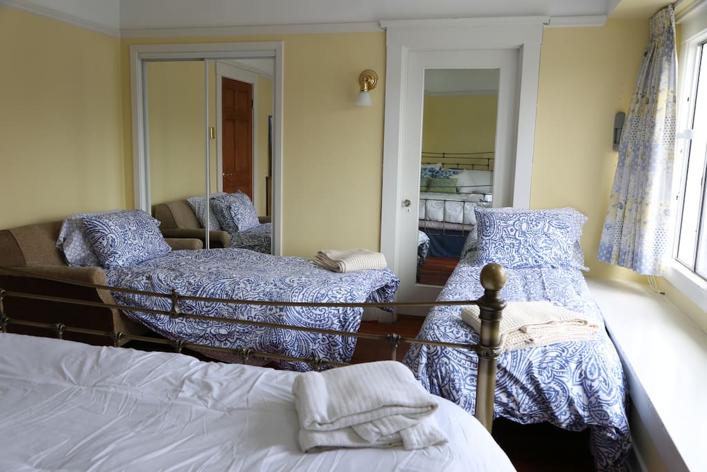 Plenty of room for up to four guests in the Sunrise room