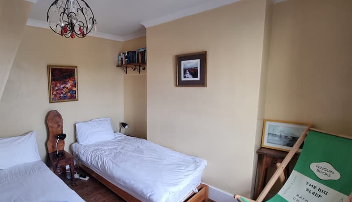 2ème chambre (lits jumeaux qui peuvent être rapprochés)