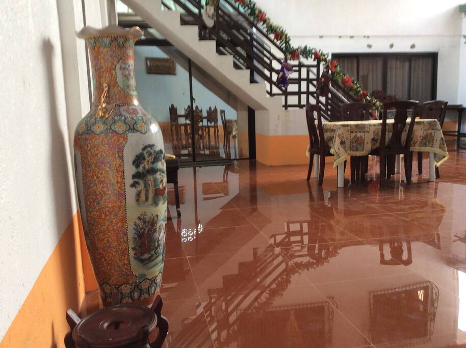 Private venue for small gatherings. Capacity for 80-100 guests. Ideal for corporate events, business meetings and seminars.