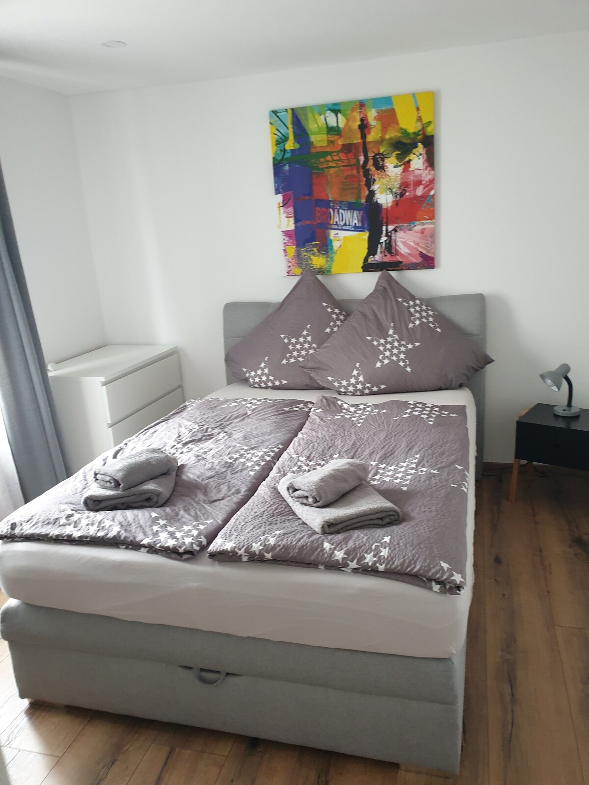 ห้องนอน 2 (Bedroom 2)