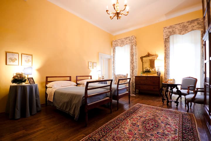 Двойна спалня „Toile de Jouy“