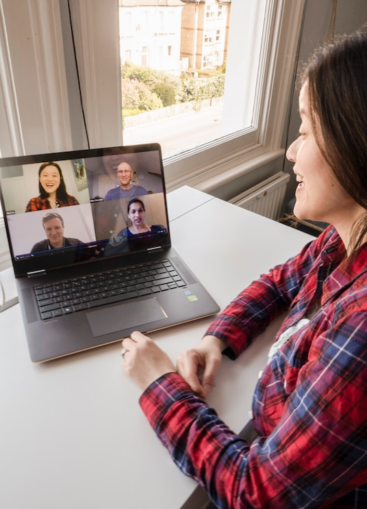 Mostrar imagem fornecida pelo anfitrião em ecrã inteiro