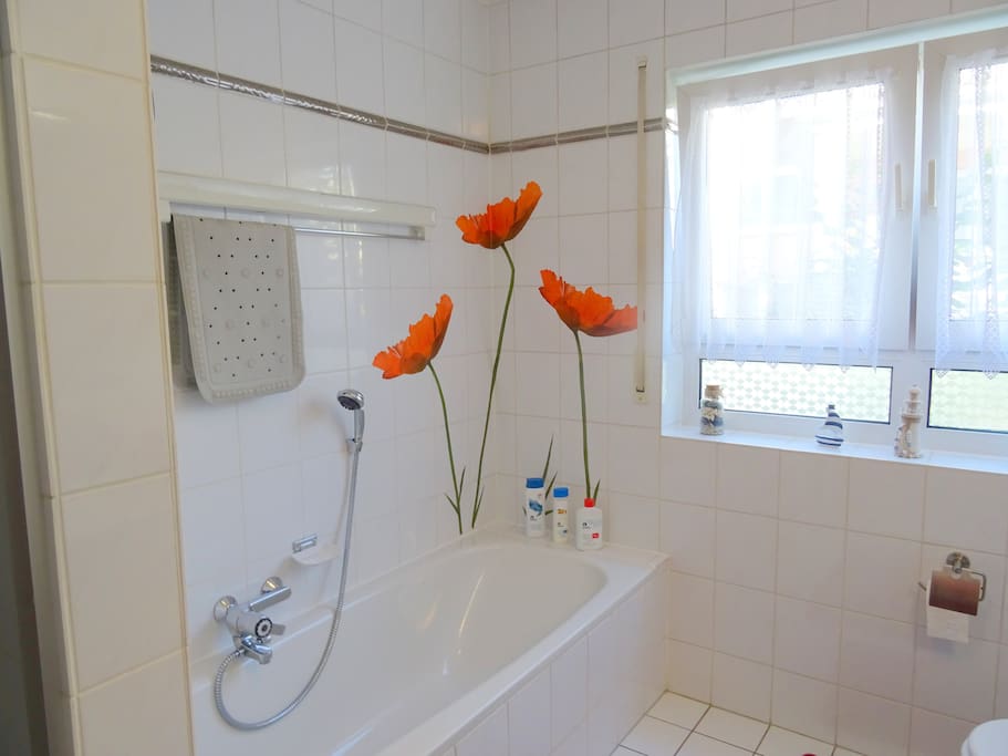 Badezimmer
große Badewanne