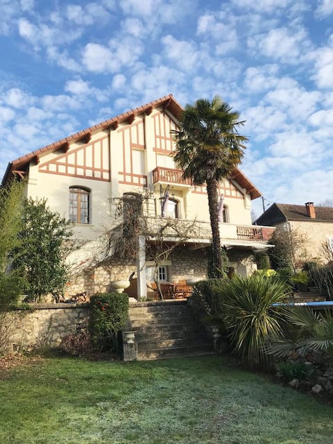 The Dragon House - Between Sarlat and Rocamadour