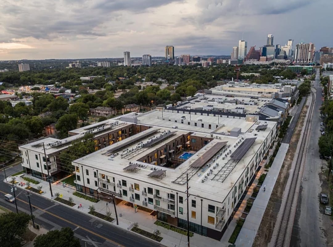 East Side Gem w/ pool – Walk to E 6th, Mins to DT