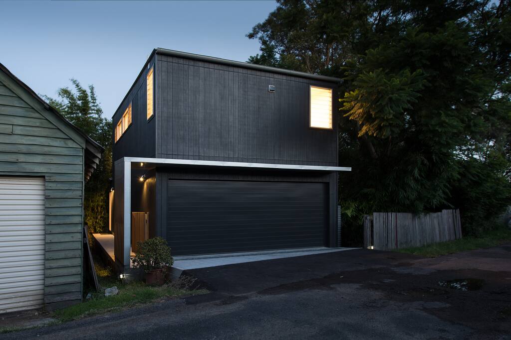 Upstairs studio, rear lane access, private entry.