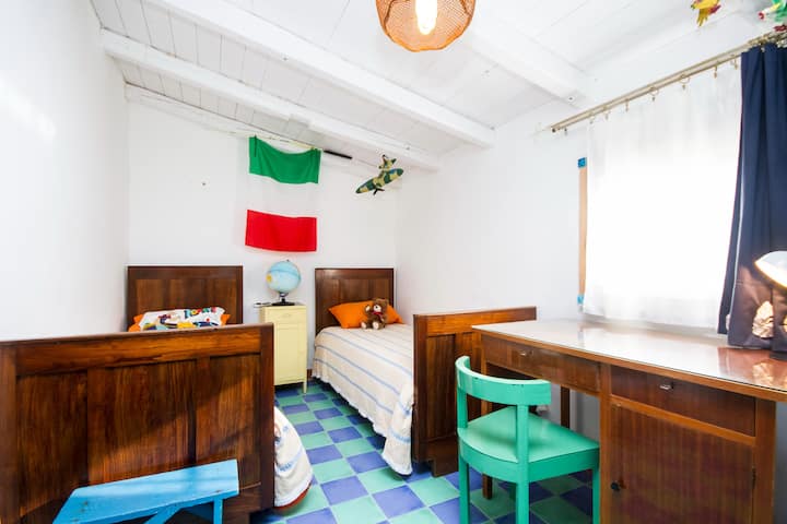 وبالنسبة للفتيان...
   (إنها على i Figieú... )*