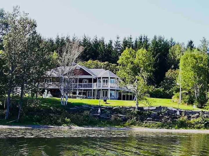 LacauSaumon Ferieudlejning og boliger Quebec, Canada Airbnb