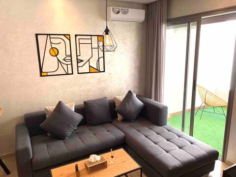 Central Location 🏙Chic, Charm & Convenience