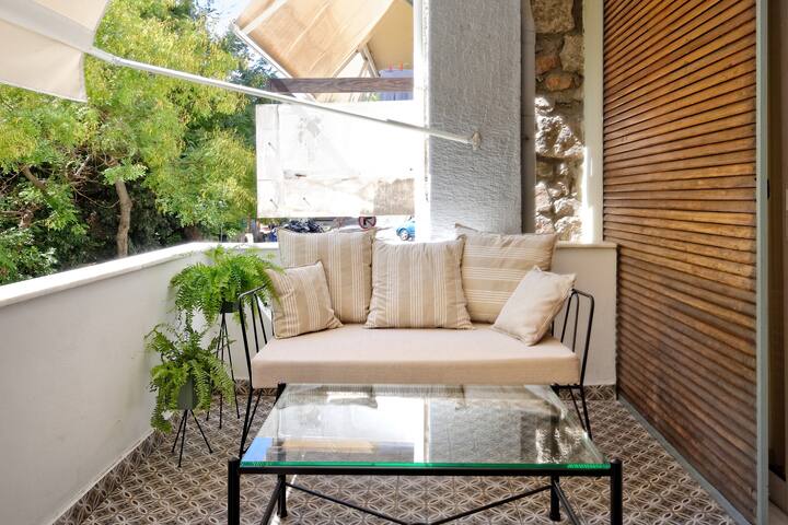 Elegant Apartment in Fancy Kolonaki with Balcony gallery image 4