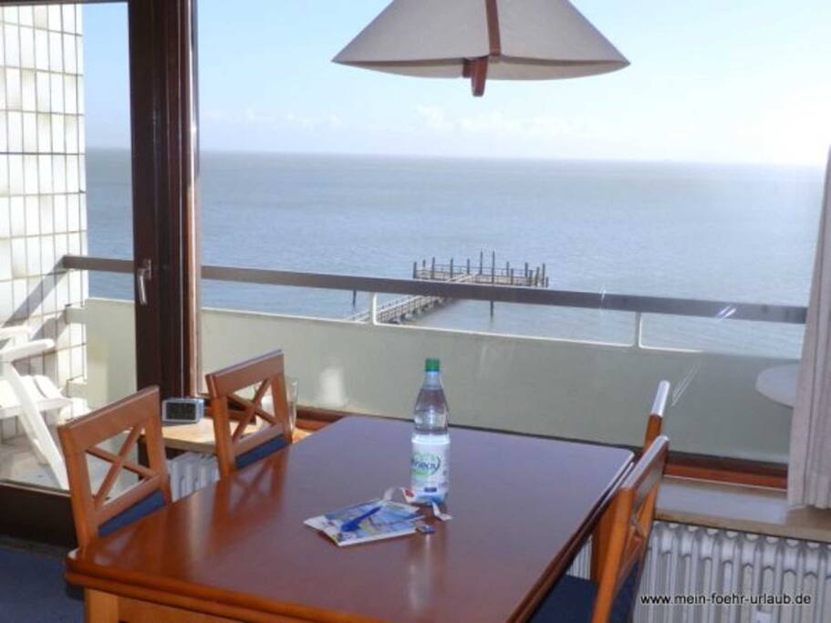 Wohnzimmer mit Meerblick